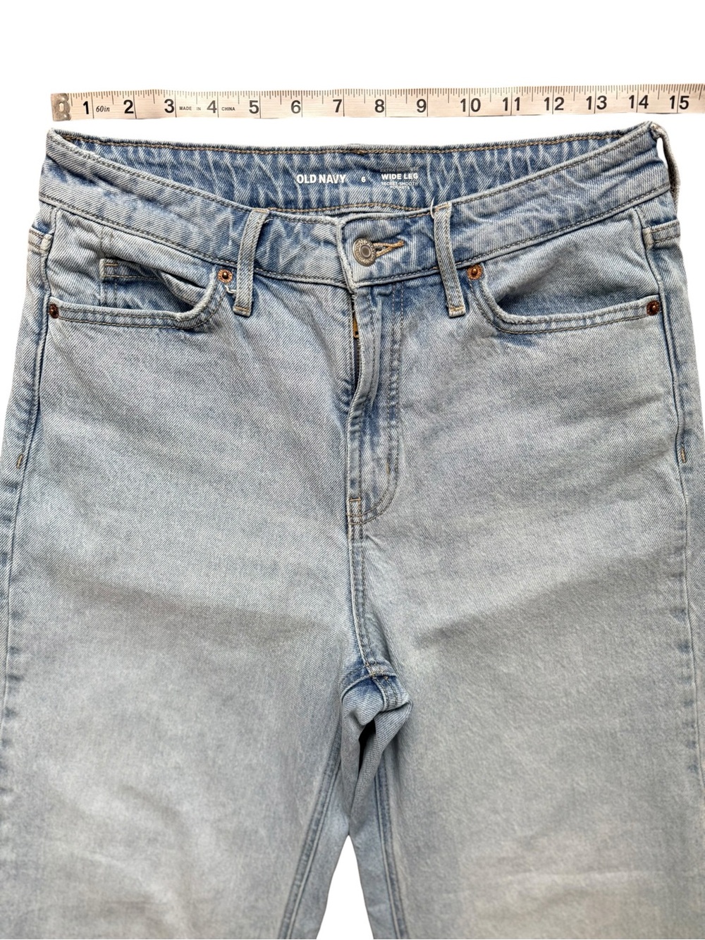 Old Navy Extra High Rise Wide Leg Jeans Size 6 Light Wash Raw Hem - Picture 6 of 9